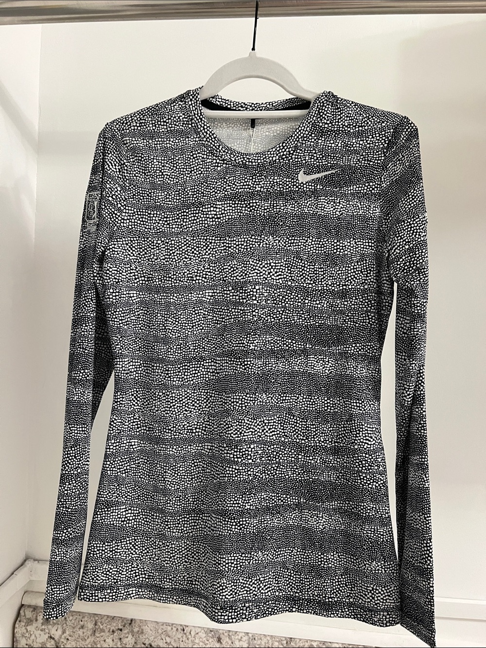 Nike the players golf Black and White Long Sleeve Printed Performance Top